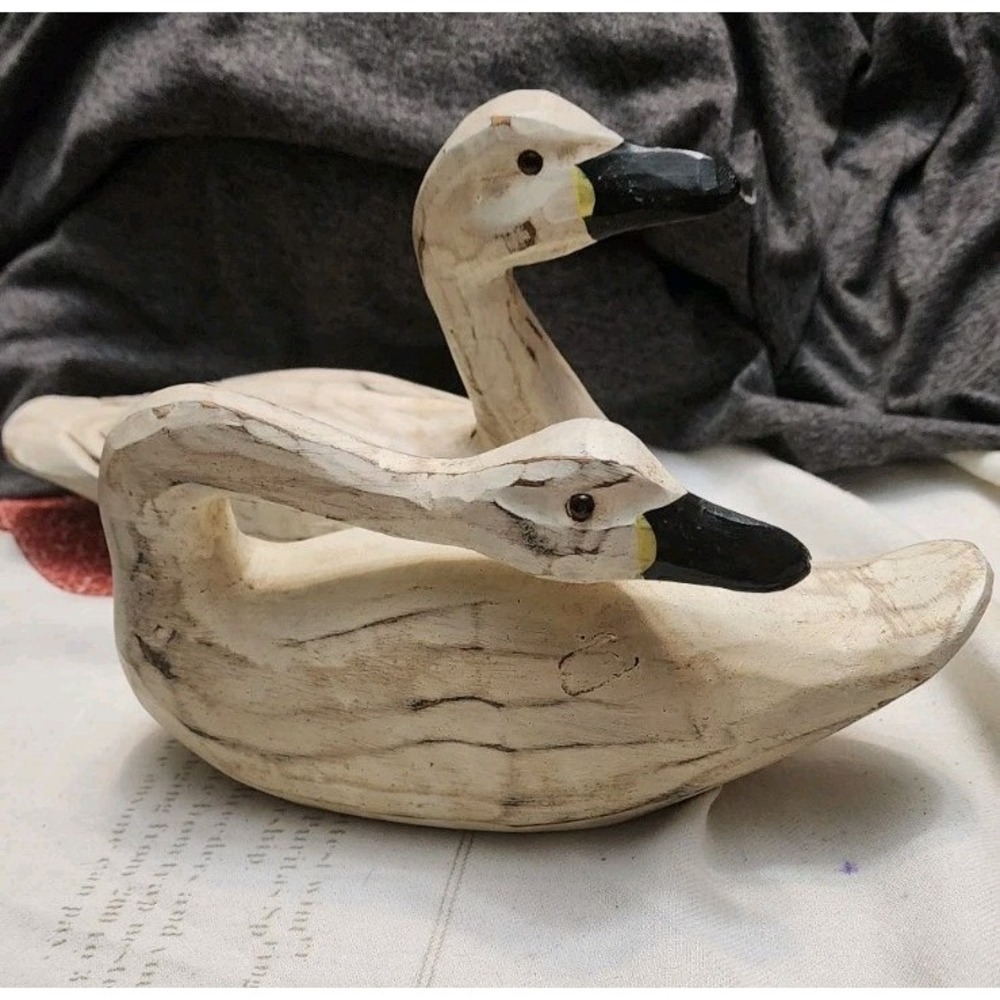 Vintage Primitive Folk Art Wood White Pair Hand-Carved Swan Decoy Goose Duck